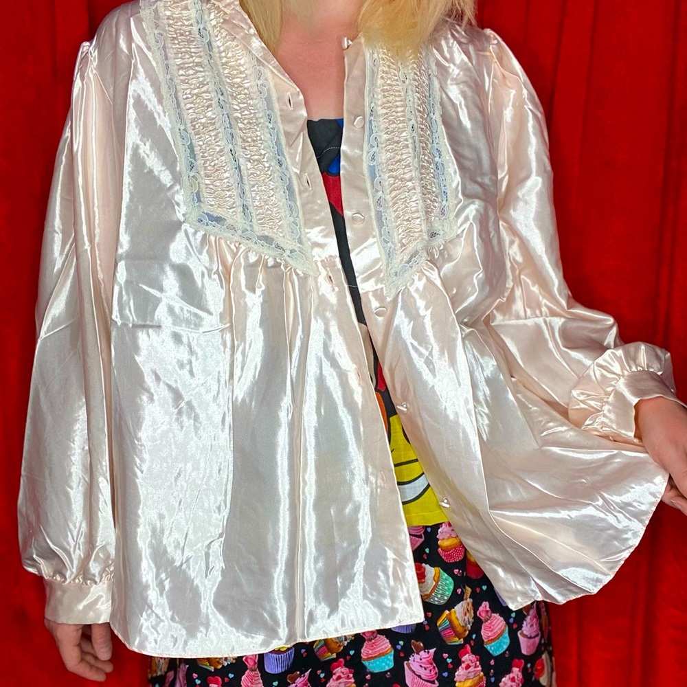 Vintage peach satin pajama top/jacket